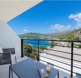 4 bedroom villa with pool and sea views near Dubrovnik sleeps 8